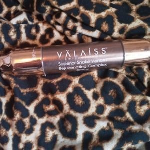 Valaiss snake venom instant lifting serum